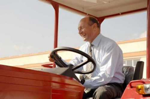 traian-basescu-e-disperat-acuzatiile-grave-pe-care-le-face-despre-oameni-cheie-din-politica-298535