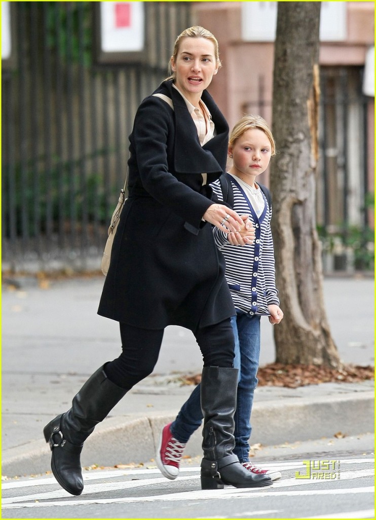 10-18-10, New York City, NY Actress Kate Winslet picks up her daughter Mia from school in the West Village of NYC. NON-EXCLUSIVE PIX by Flynet ©2010 818-307-4813  Nicolas