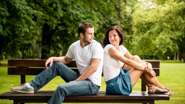 8-SEMNE-EVIDENTE-ca-barbatul-pe-care-il-IUBESTI-nu-tine-la-tine--Afla-daca-iti-pierzi-timpul-