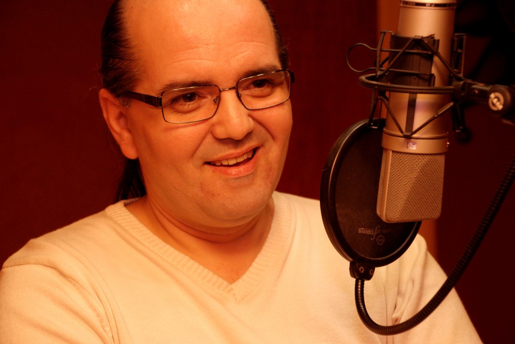 Daniel Iordachioaie a trecut anul trecut printr-un divort cu scandal, iar acum apropiatii sustin ca acesta trece printr-o perioada grea, caci a fost diagnosticat cu pancreatita.