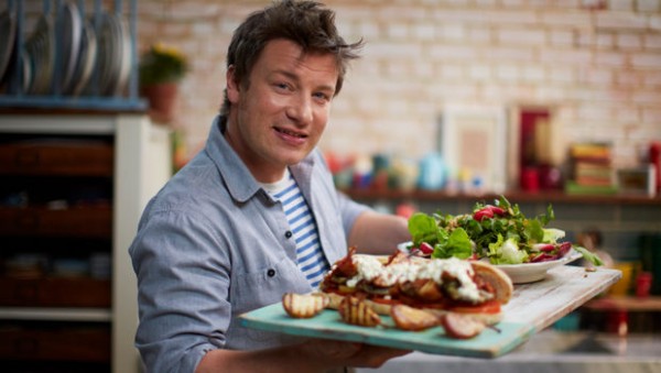 Jamie-Oliver---Zaharul-ar-trebui-impozitat-la-fel-ca-tutunul-