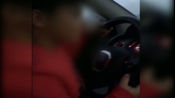 Copilul nu are mai mult de 10 ani