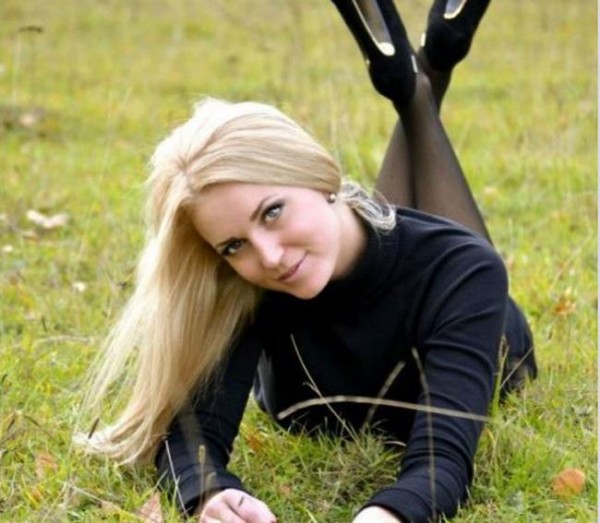 tara-intreaga-in-stare-de-soc-gestul-inexplicabil-facut-de-aceasta-tanara-superba-a-cutremurat-milioane-de-oameni-18501395