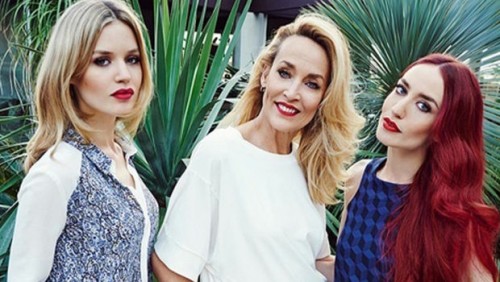 Jerry-Hall-apare-alaturi-de-cele-doua-fiice--Geogia-May-Jager-si-Lizzy-Jagger--in-noua-campanie-Reserved--Vezi-FOTO-