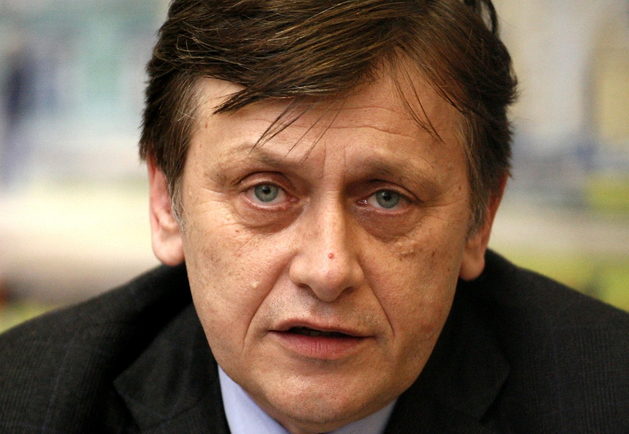 Crin Antonescu si-a anuntat ieșirea din politica