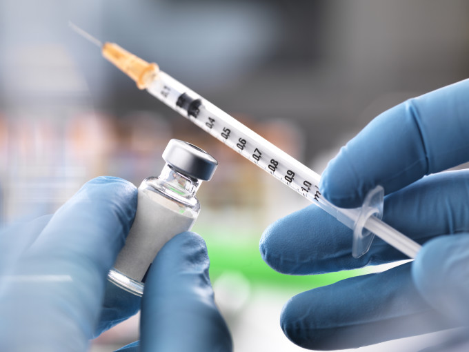 Vaccinul anti-COVID va ajunge în România în ianuarie