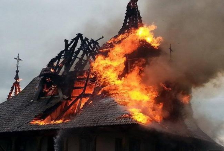 La Mânăstirea Humorului, două femei au decedat într-un incendiu