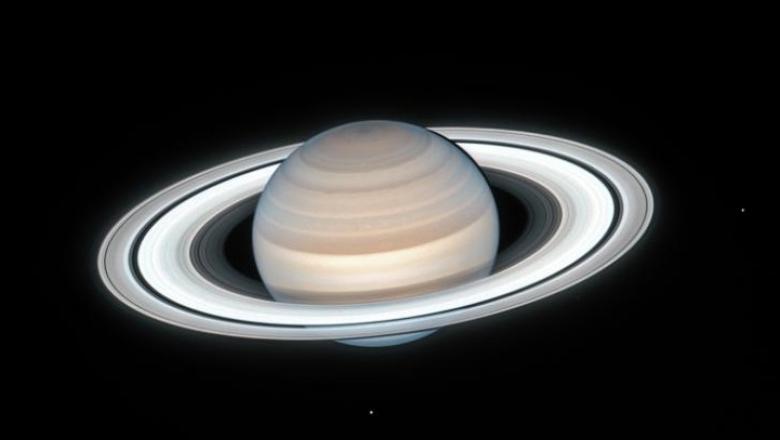 Telescopul Hubble ne prezintă vara pe plantea Saturn