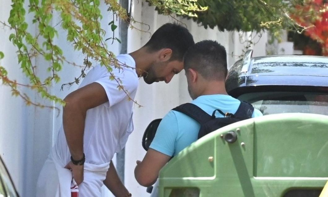 Novak Djokovic, surprins fară mască, la Marbella, la doar o luna după ce a generat un focar de COVID