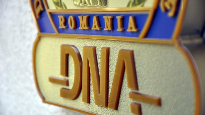 DNA a reținut un fost director de la Apele România pentru luare de mită