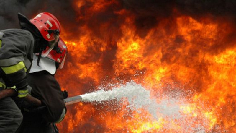 O țigară aruncată la întâmplare a provocat un incendiu în Gara Buzău