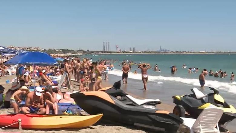 Nici pandemia nu i-a făcut pe români să renunțe la vacanță. Iată cum arață litoralul