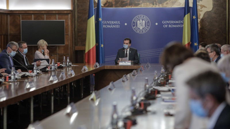 Guvernul vrea să dea noi sporuri angajaților ce contribuie la prevenirea