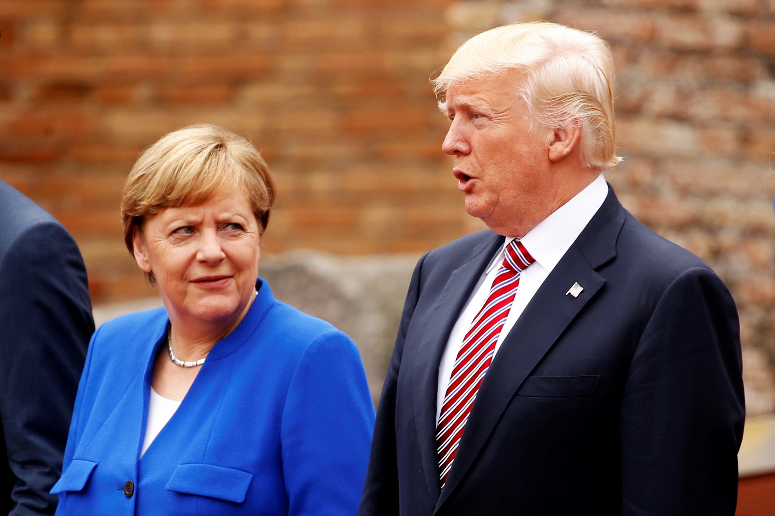 Donald Trump sustine că Germania s-a îmbogățit de pe urma trupelor americane de pe teritoriul său