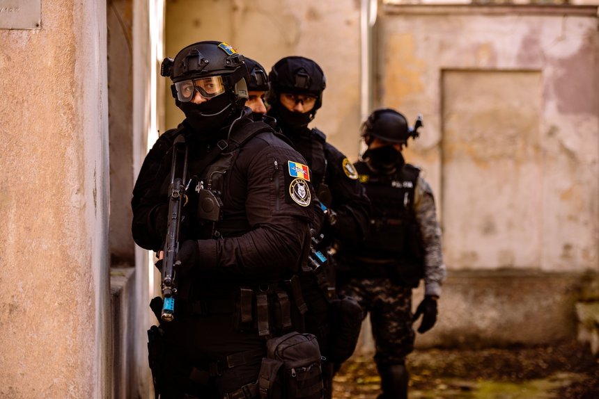 Anchetatorii au făcut percheziţii în România şi Marea Britanie