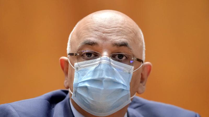 Raed Arafat: Suntem la un pas de situația în care medicii vor fi obligați să decida pe cine tratează și pe cine nu