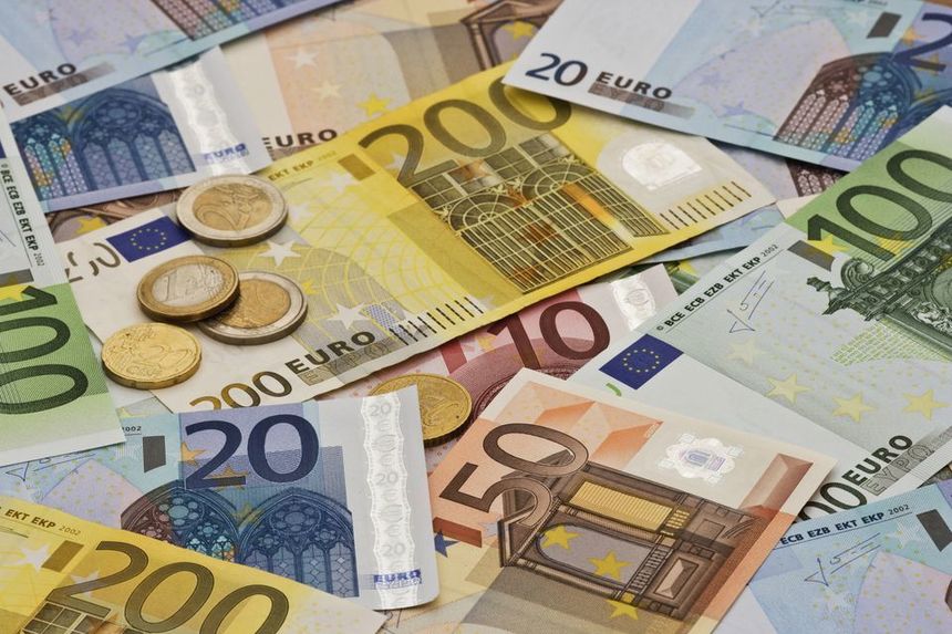 Ministerul Economiei a anunţat că prelungește aplicarea la microgranturile de 2000 de euro perioada de inscriere pană la 21 octombrie