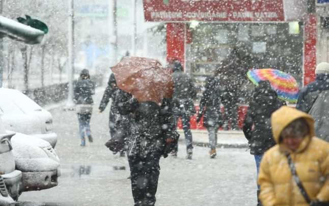 ANM ne anunță când se stricâ vremea și când iarna își va intră în drepturi