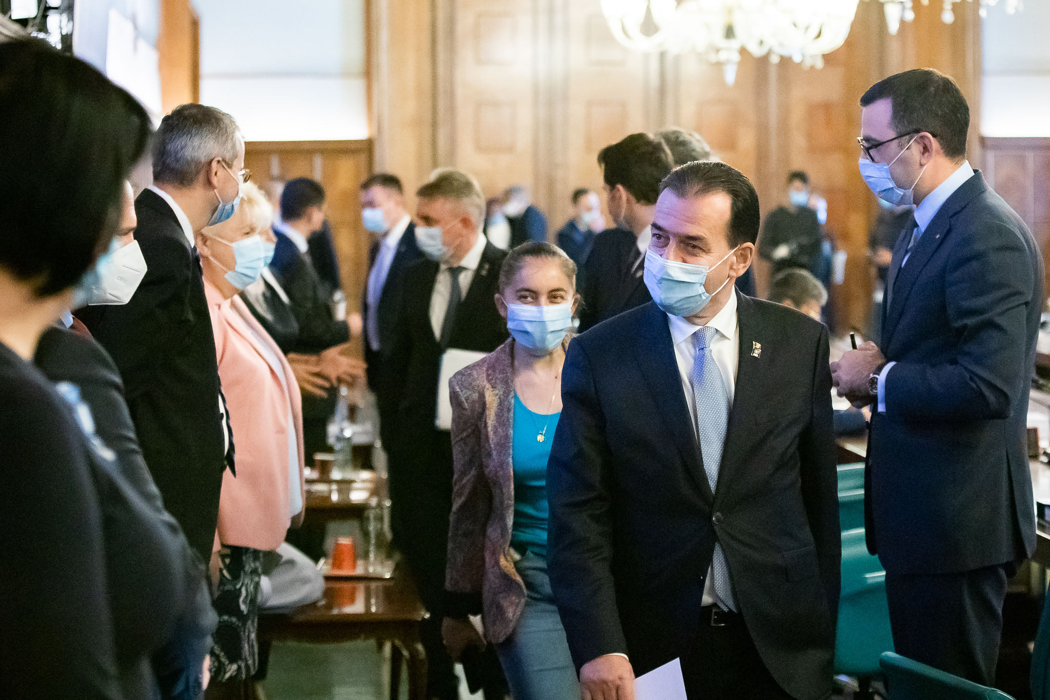 Premierul îi atenționează pe pensionari că pensia va crește doar prin dezvoltare