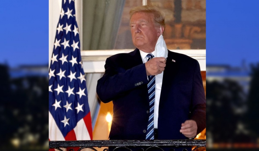 Trump a revenit la Casa Alba și-a făcut primul gest controversat: Și-a scos masca pentru poză