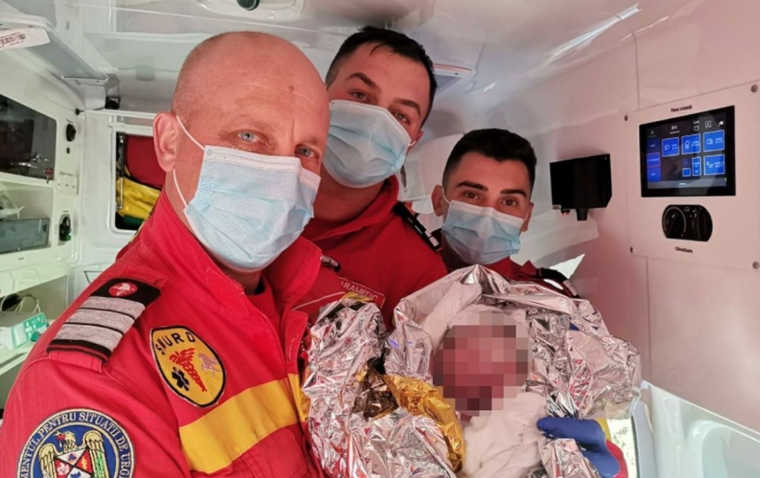 Femeie gravidă din Bistrița Năsăud a născut în Ambulanță