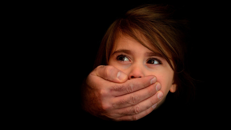 Comisia de anchetă pentru copiii dispăruți: Copii dopați. Poliția a refuzat să discute cu o fată traficată