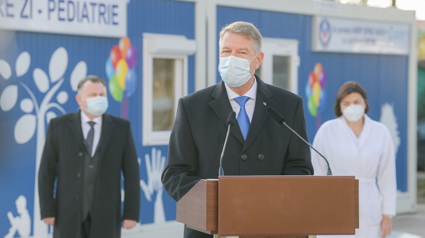 Iohannis le-a transmis medicilor ATI toată apreciarea față de efortul lor în salvarea vietilor