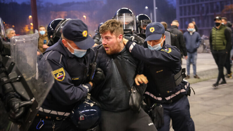 În Slovenia au loc manifestații violente