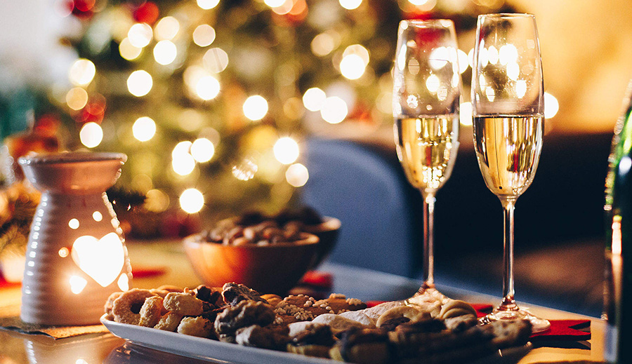 Ludovic Orban anunţă că, de Revelion, ne putem caza la hoteluri, dar nu putem organiza petreceri