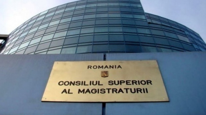 ”Din păcate, obiceiul dumneavoastră de a face politică în CSM este evident. Aş vrea să vă adresez o rugăminte care vine din partea mea şi nu numai a mea