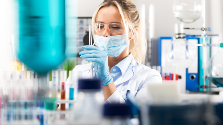 Danemarca a identificat 33 de cazuri de infectare cu noua tulpină COVID