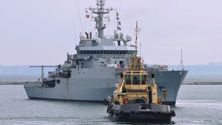 patru nave de razboi să apere zonele de pescuit