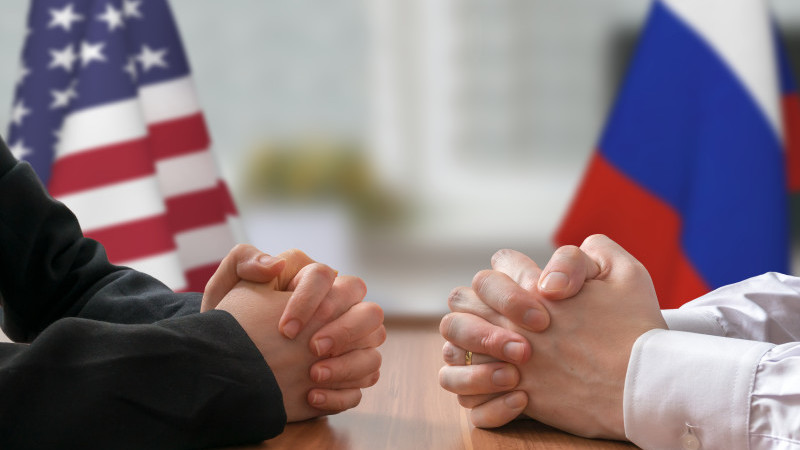 Statelor Unite va închide 2 consulate