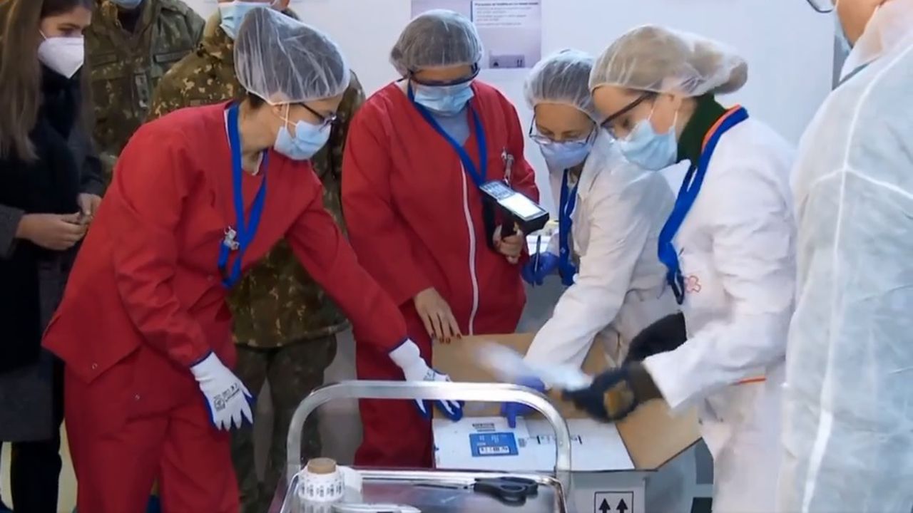 România primeşte un nou lot de vaccinuri