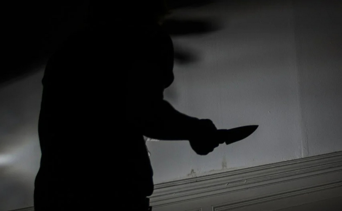 Bărbatul care a înjunghiat doi oameni, în Capitală a fost prins de poliţiştii după dospezece ore