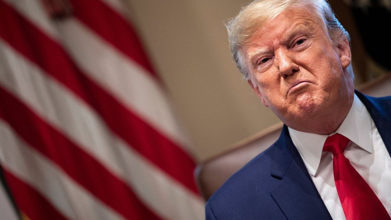 guvernul american ia în calcul posibilitatea înlăturării lui Donald Trump de la preşedinţia SUA, chiar înainte de preluarea puterii de către Joe Biden
