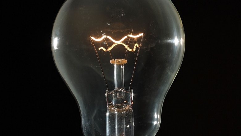 CE intervine în scandalul facturilor la energie și cere ca românii să fie informați mai bine