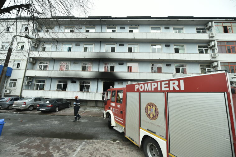 Autoritățile recunosc că spitalele din România sunt bombe cu ceas