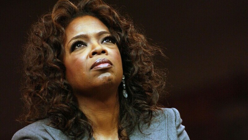 Oprah susţine că nici Regina nici Printul Philip nu au purtat discuţii despre culoare pielii lui Archie