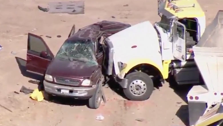 Accident dramatic în sudul Californiei: În urma coliziunii dintre un SV și un camion au murit 15 oameni