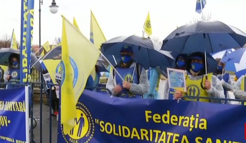 Proteste în faţa Palatului Parlamentului. Sindicaliştii din Sănătate