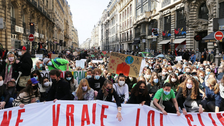 Franța, zeci de mi de oameni au ieșit în stradă pentru a cere o lege mai bună privind clima