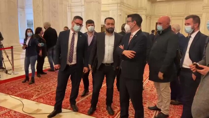 Jigniri în Parlamentul României, între doi deputați. Vezi despre cine este vorba