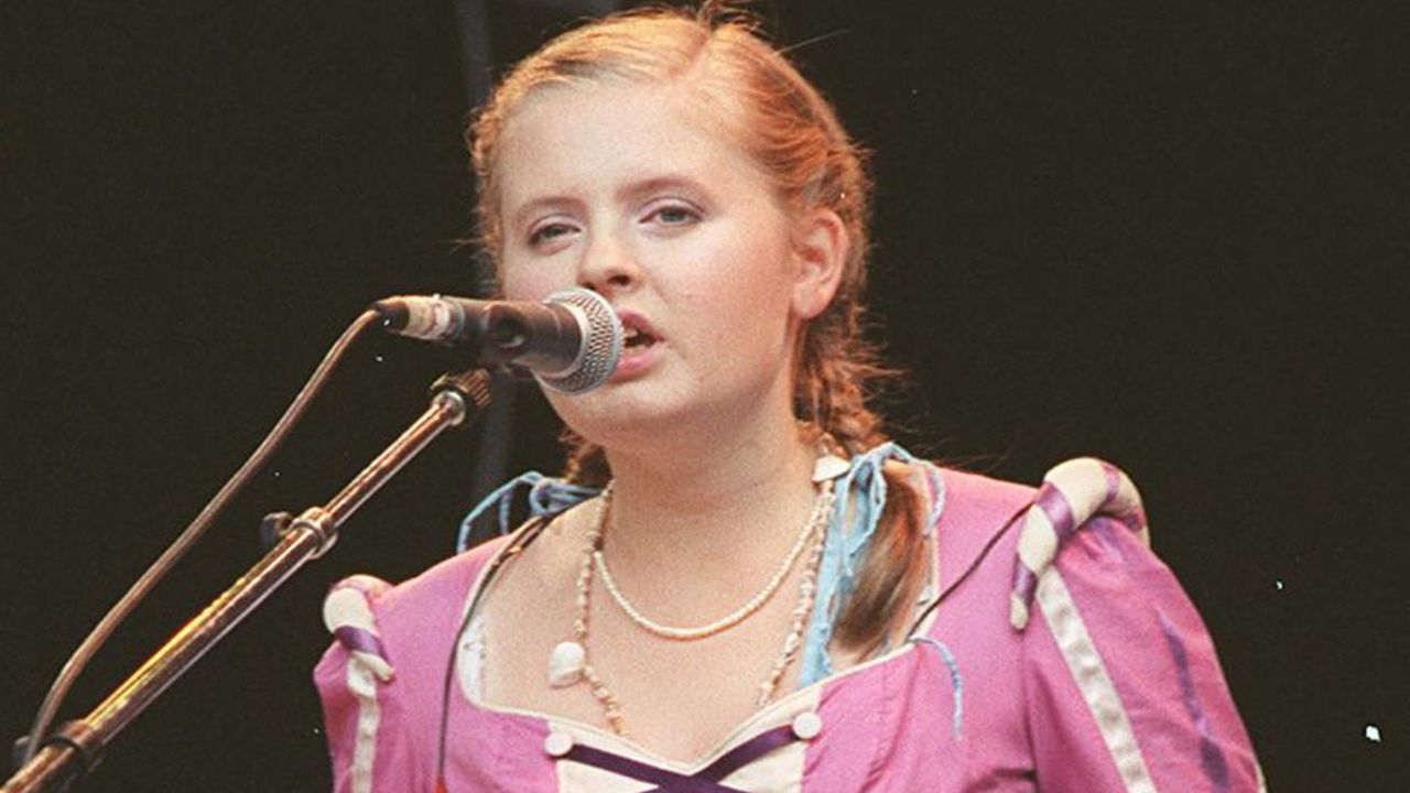 Barby Kelly, fosta componentă a trupei „The Kelly Family”, a murit la 45 de ani