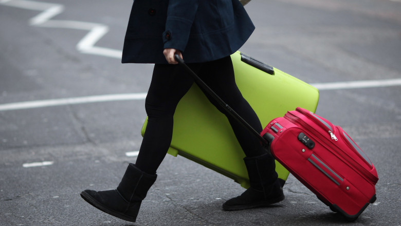 Australienii care încearcă să revină acasă din India se aleg cu amenzi de 37.000 de euro sau 5 ani de pușcarie