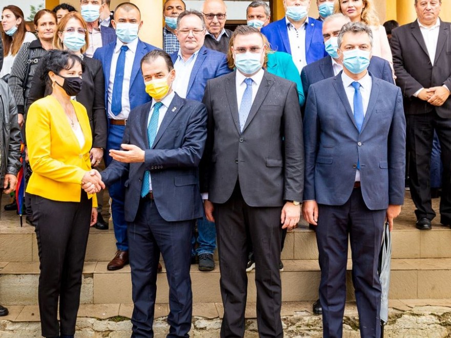 locali ai PNL vor decide soarta congresului și a liderului partidului