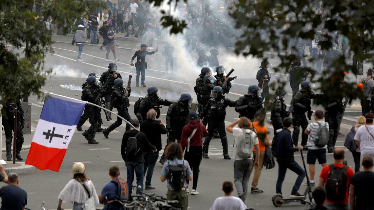 În Franța, proteste