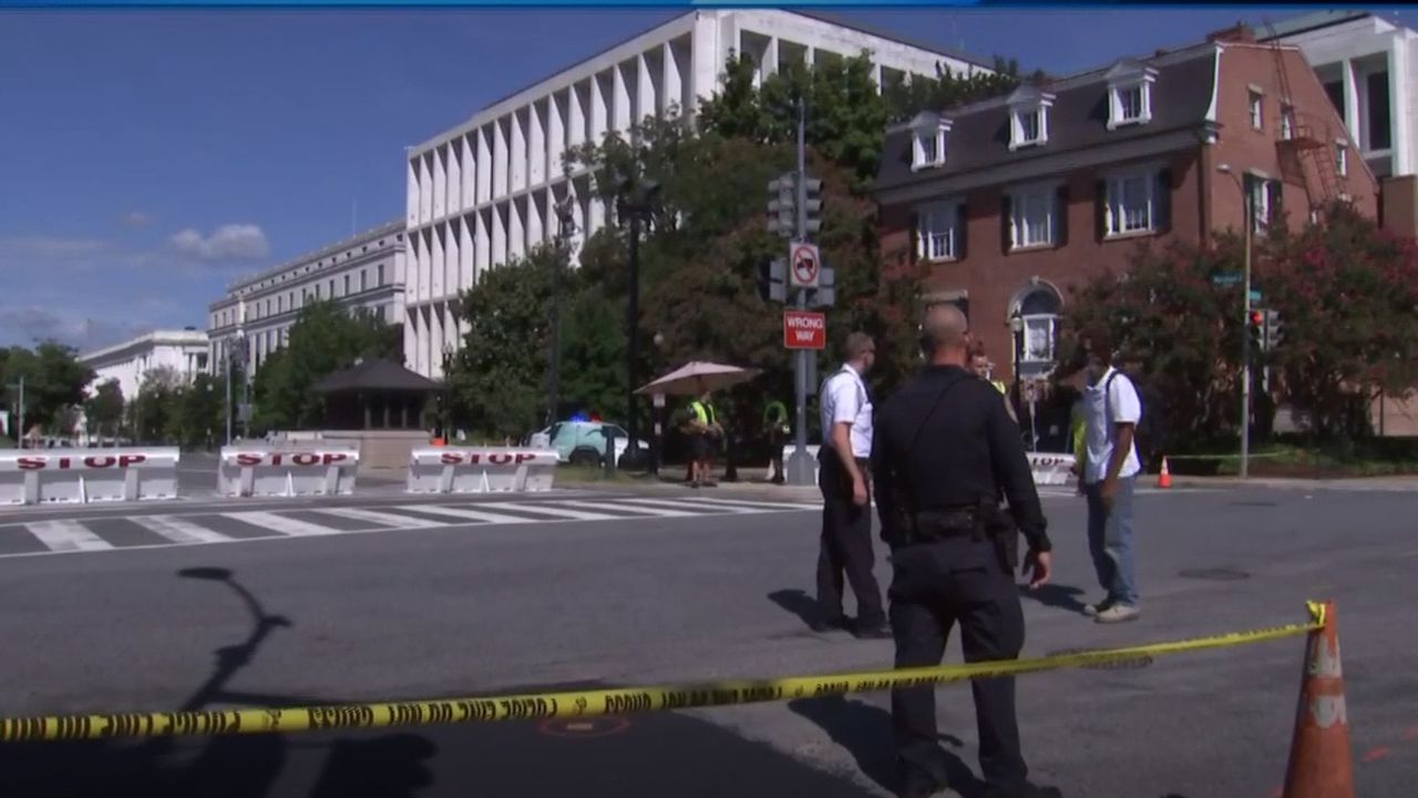 Alertă cu bombă lângă Capitoliu. Zona a fost evacuată. Mesajul atacatorului: „Nu mă voi mişca de aici. Trebuie să-l aducă pe Joe Biden”