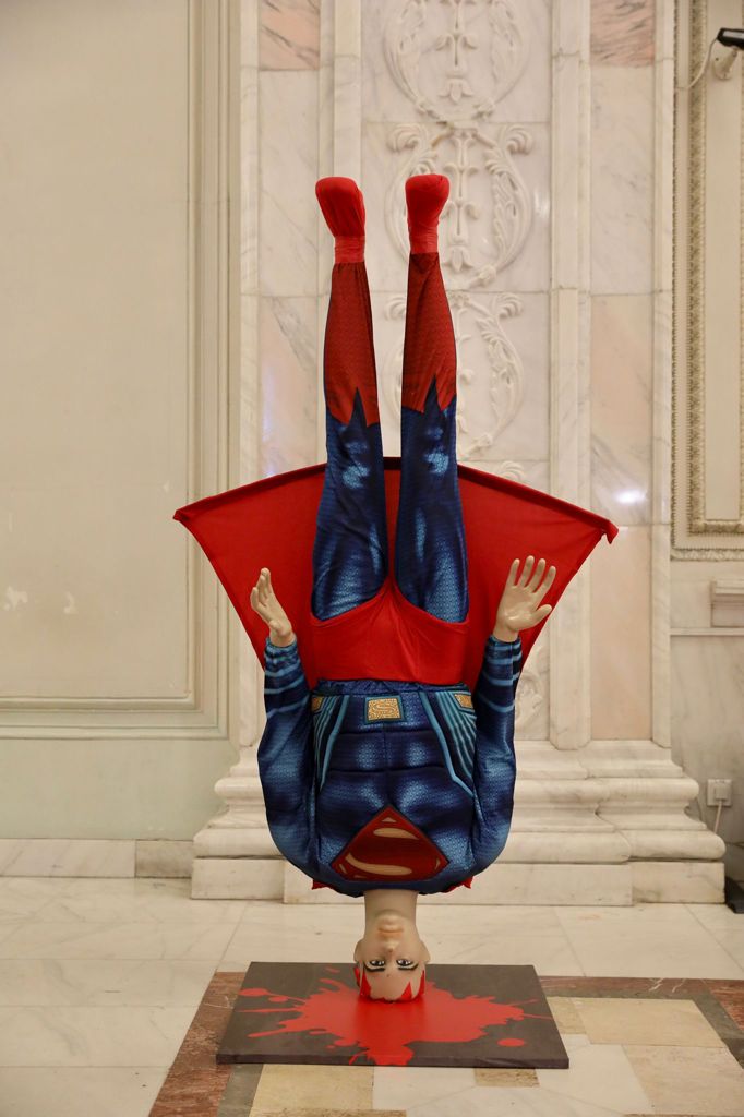 „Superman Cîţu”, în Parlament – FOTO