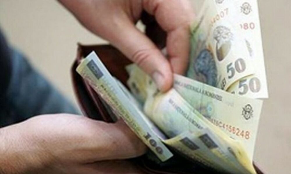 „În România salariul mediu brut este 5800 lei, ar însemna ca salariul minim brut de 3500 lei, cu 1000 lei mai mult decât în prezent”, a precizat